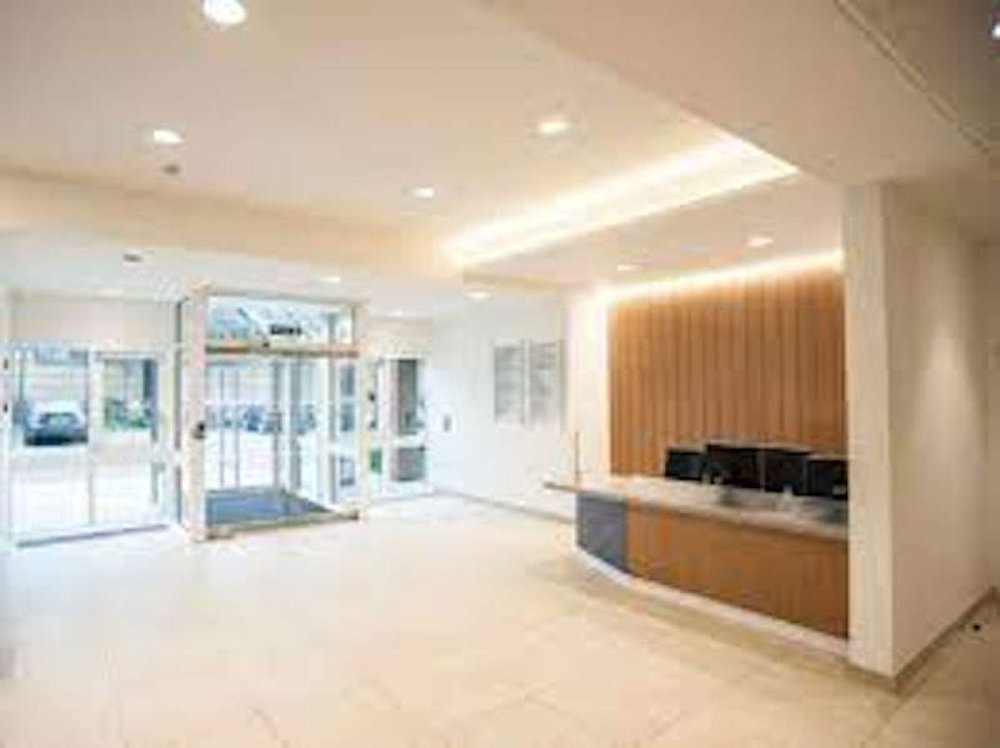 Office in Leatherhead - photo 2