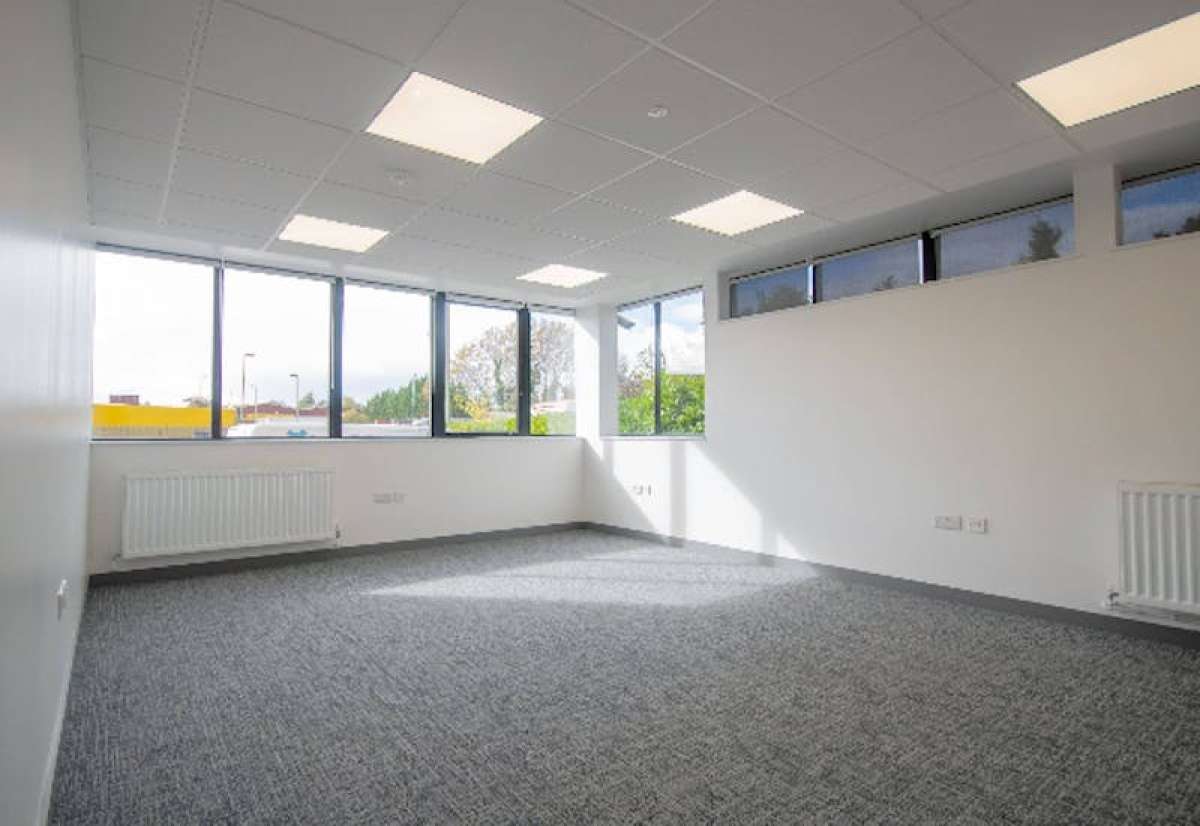 Office in Egham - photo 4