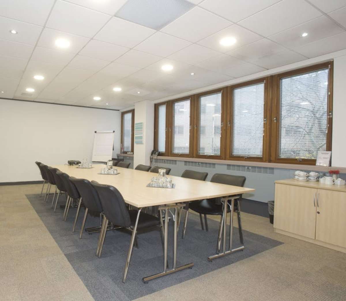 Office in Epsom - photo 4