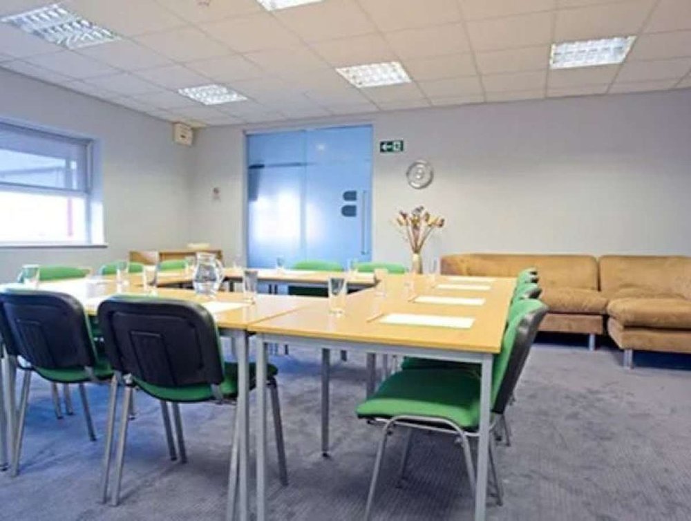 Office in Basingstoke - photo 3