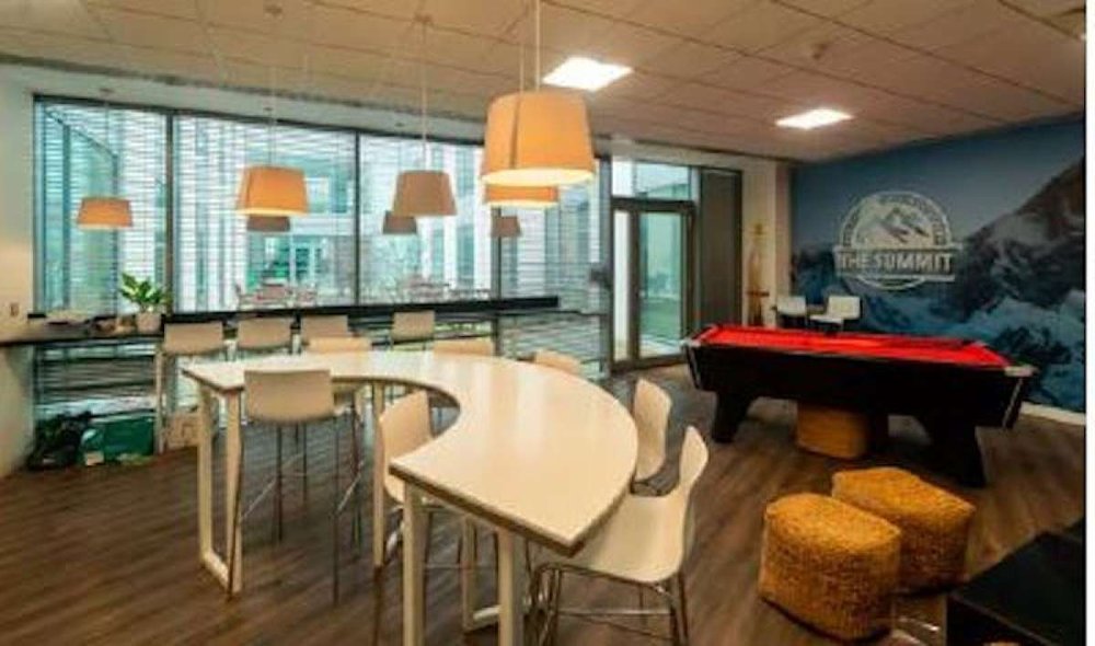 Office in Weybridge - photo 3