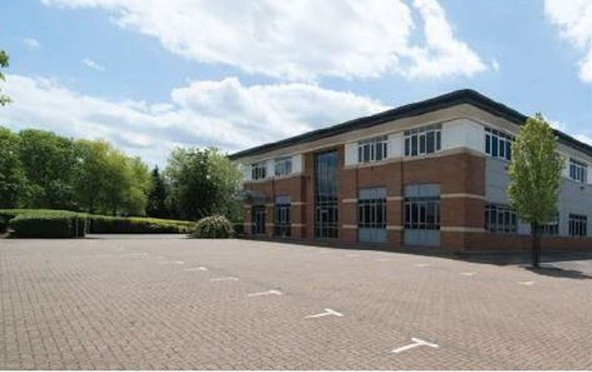 Office in Crawley - photo 4
