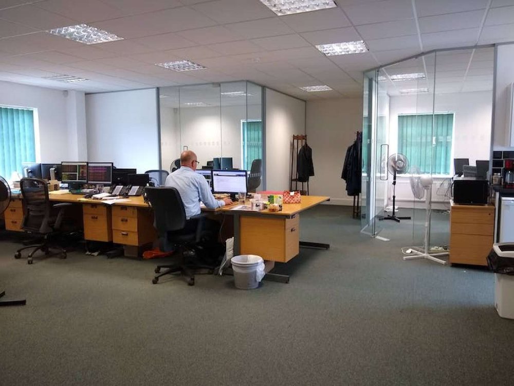 Office in Crawley - photo 4