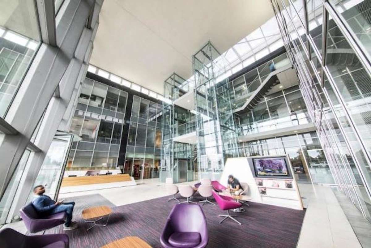 Office in Slough - photo 2