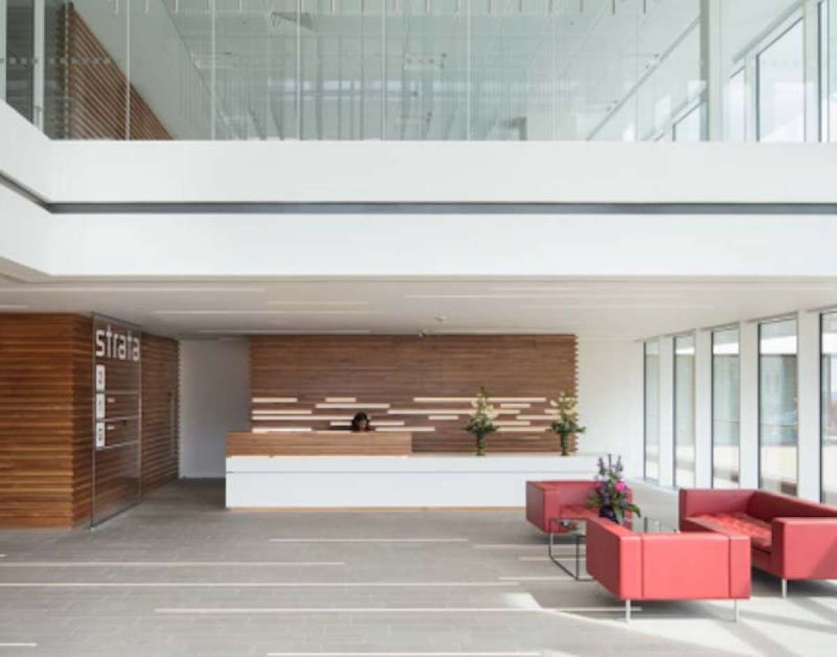 Office in Staines-upon-Thames - photo 2