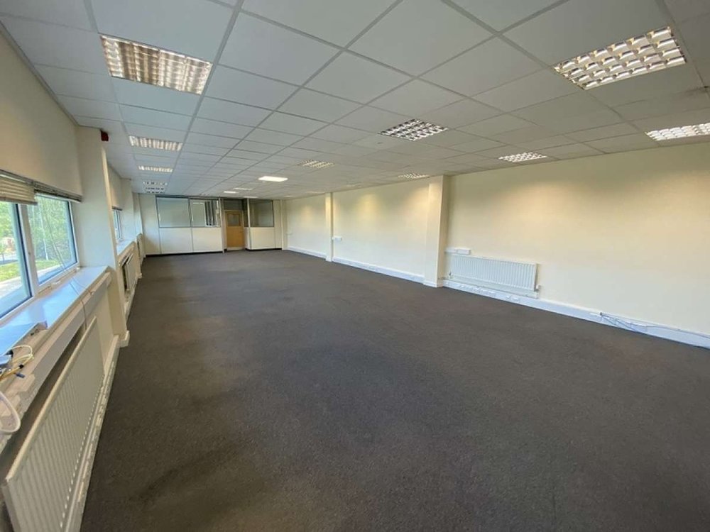 Office in Wolverhampton - photo 4