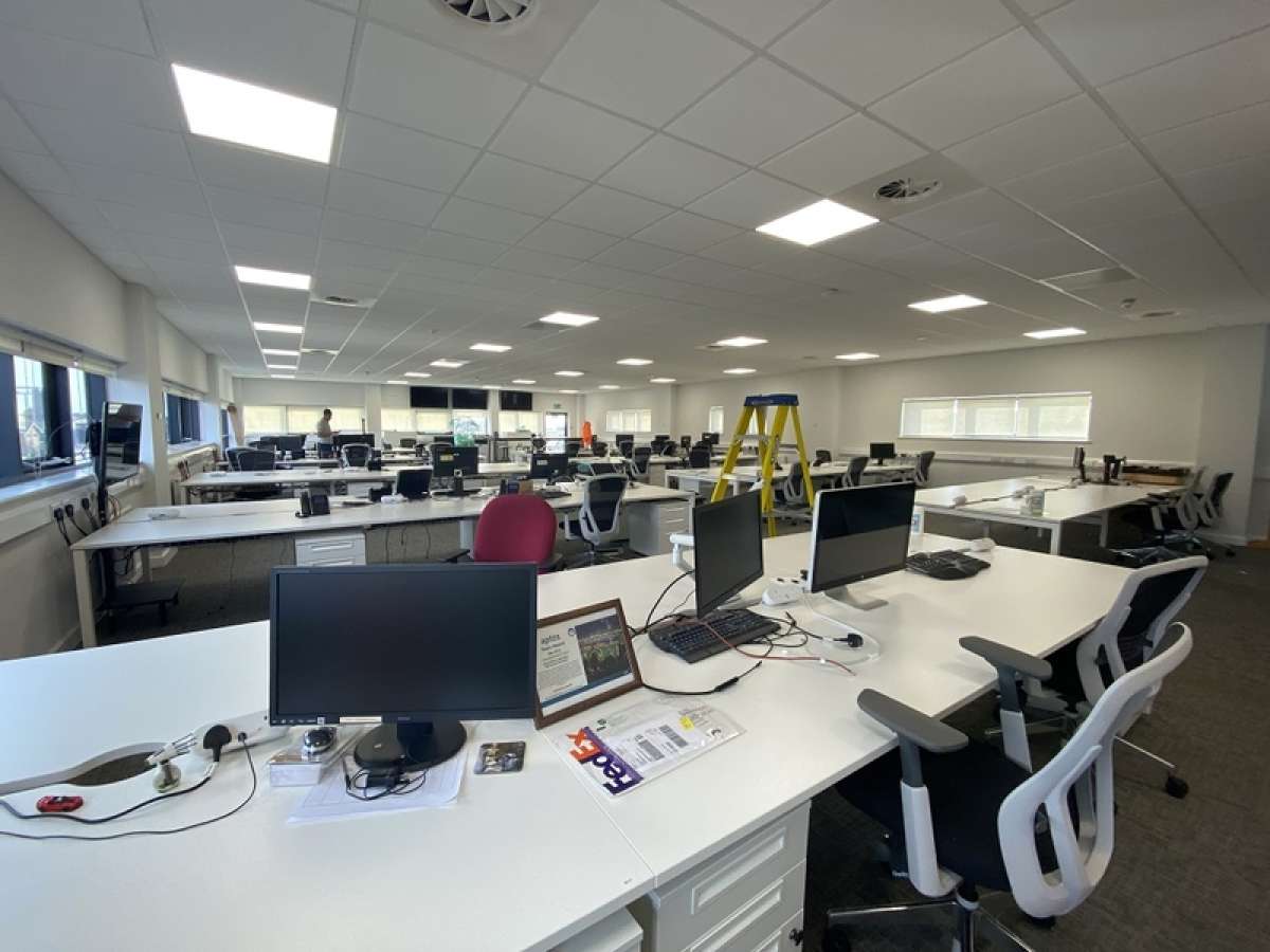 Office in West Bromwich - photo 3
