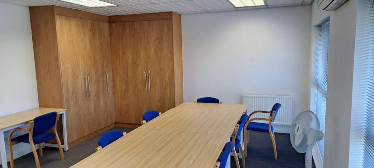 Office in Camberley - photo 2