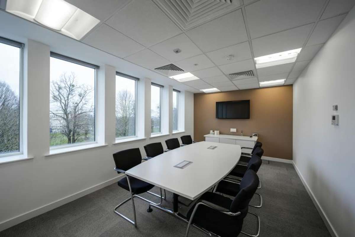 Office in Southampton - photo 3