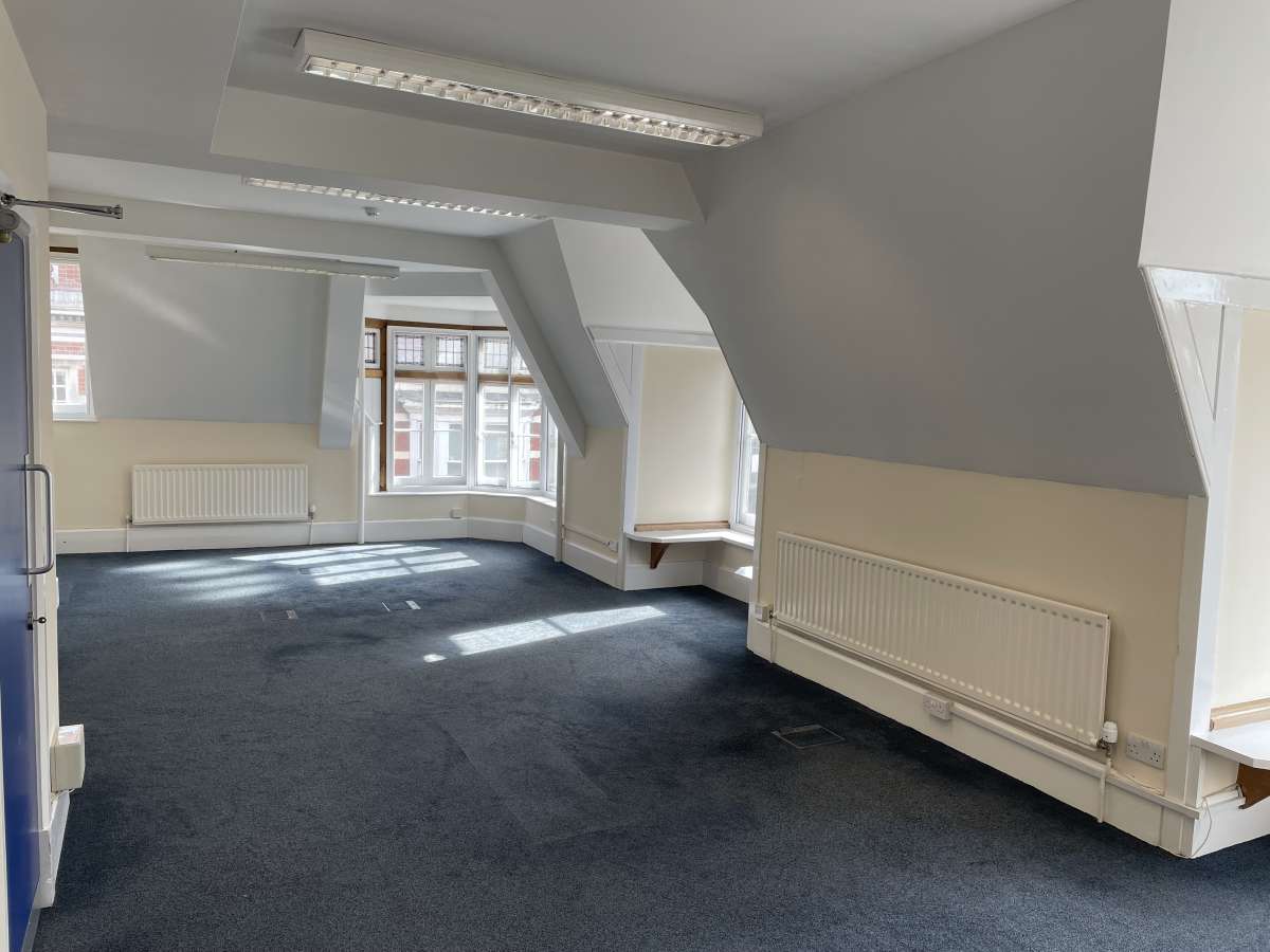 Office in Winchester - photo 2