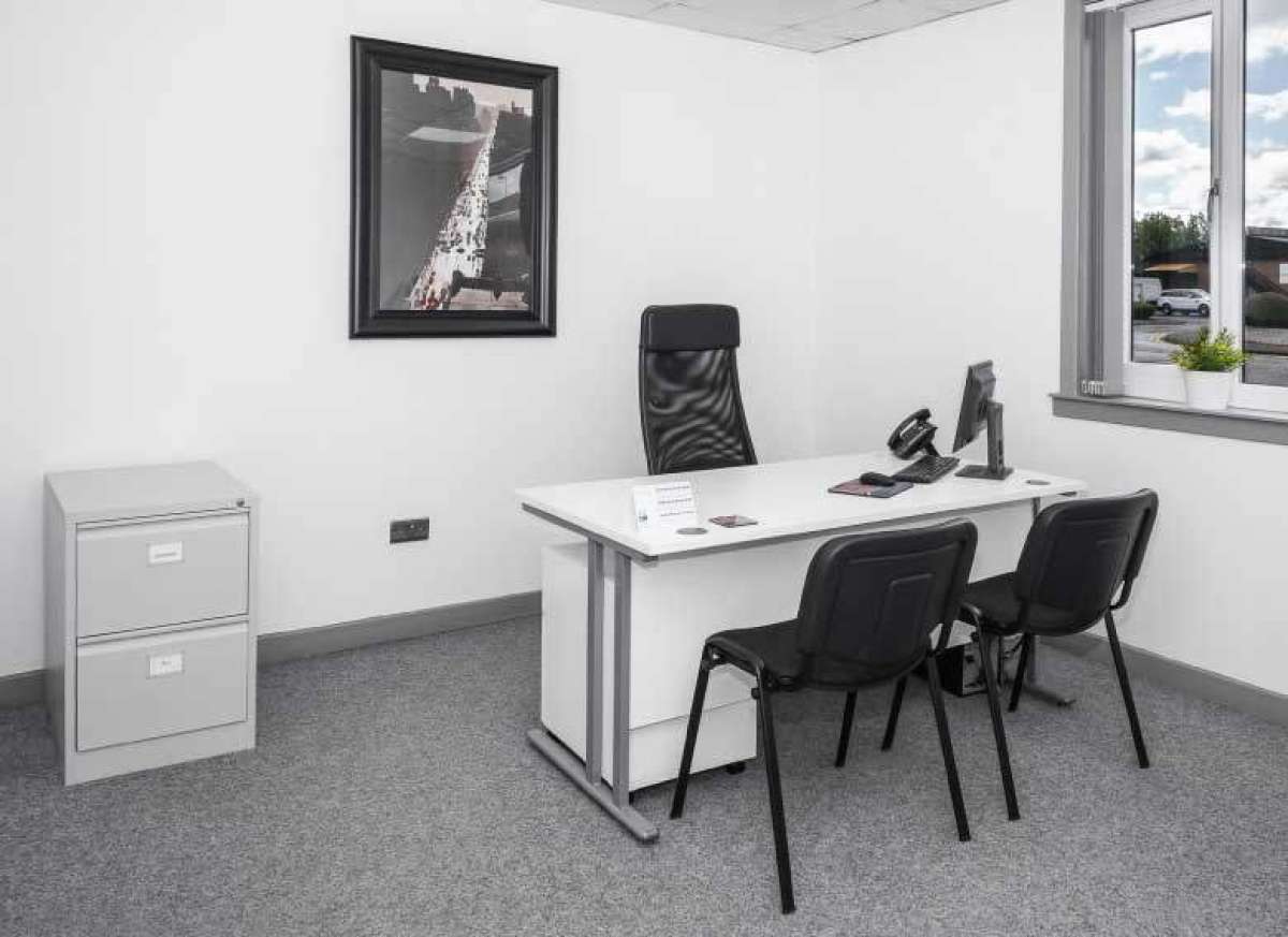 Office in Kilmarnock - photo 2