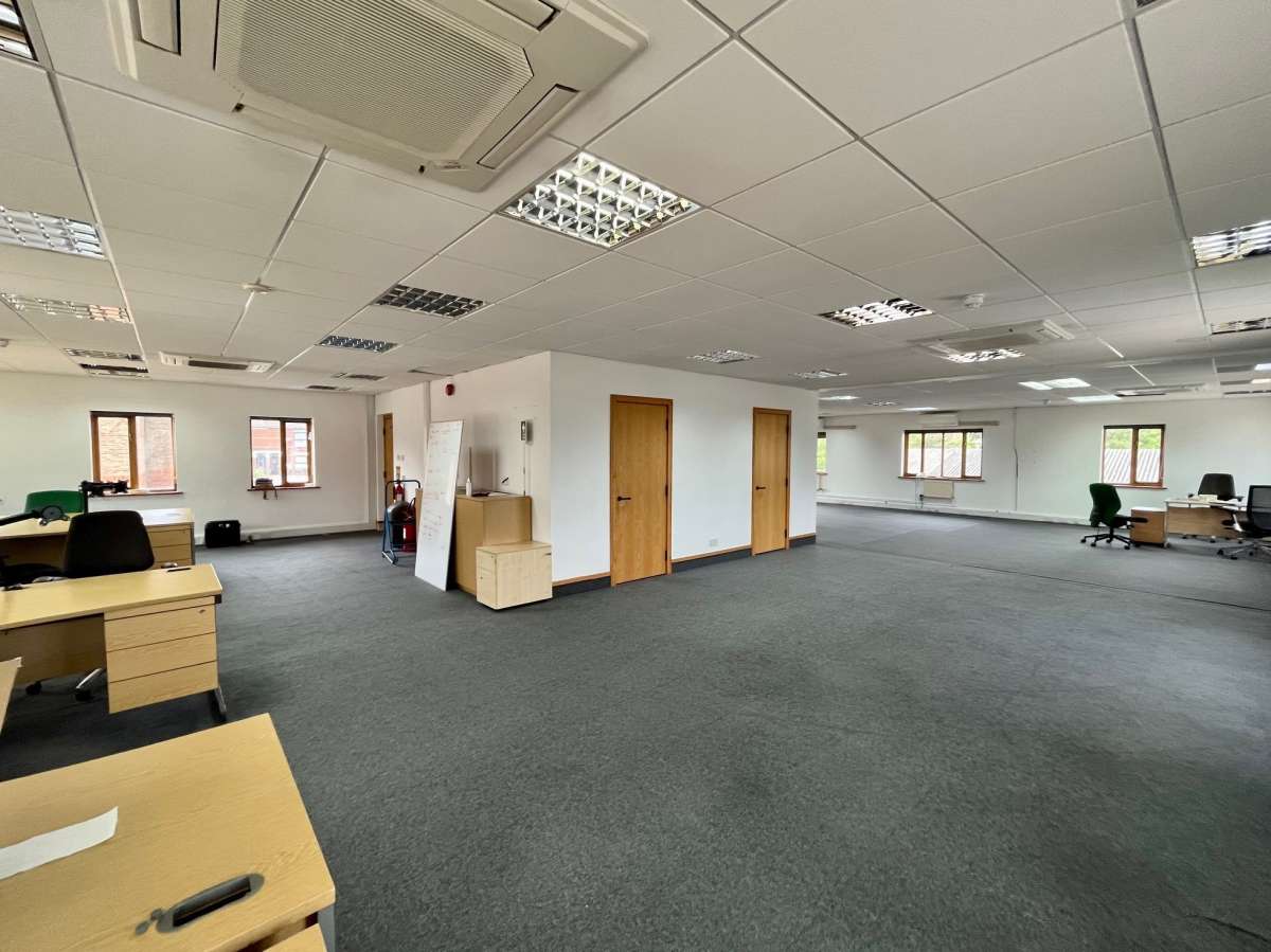 Office in Southampton - photo 2