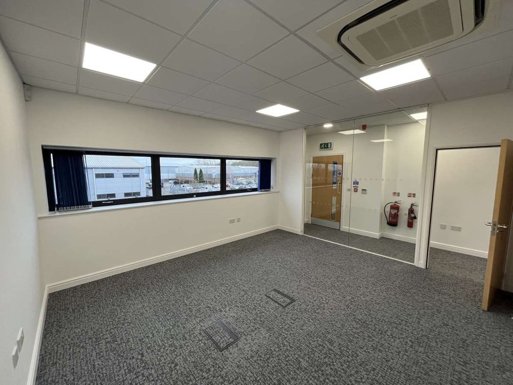 Office in Loughborough - photo 2