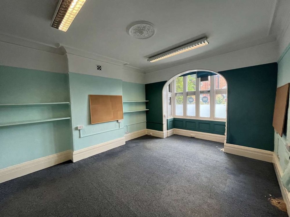 Office in Lincoln - photo 2