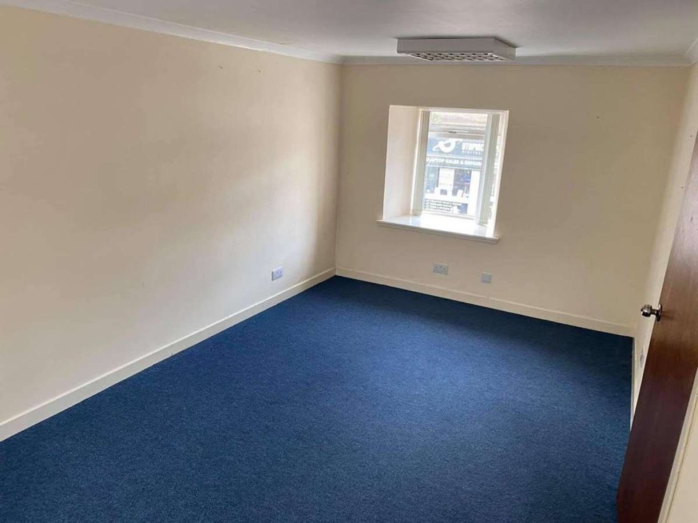 Office in Kilmarnock - photo 4