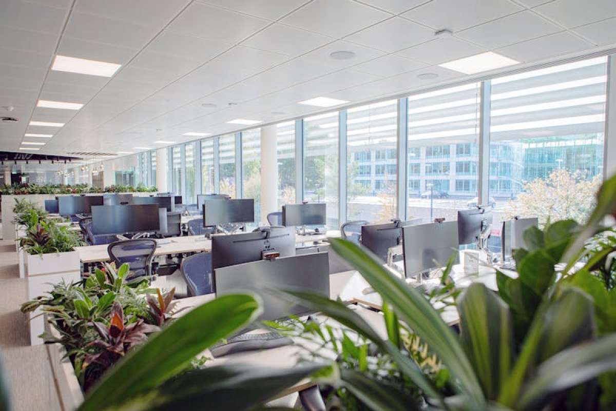 Office in Weybridge - photo 2