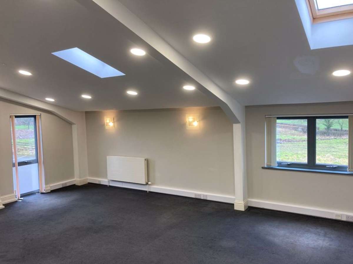 Office in Congleton - photo 2