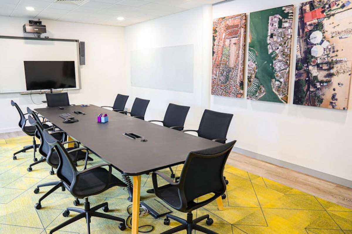 Office in Fleet - photo 2