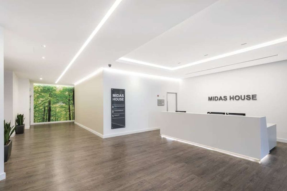 Office in Woking - photo 4