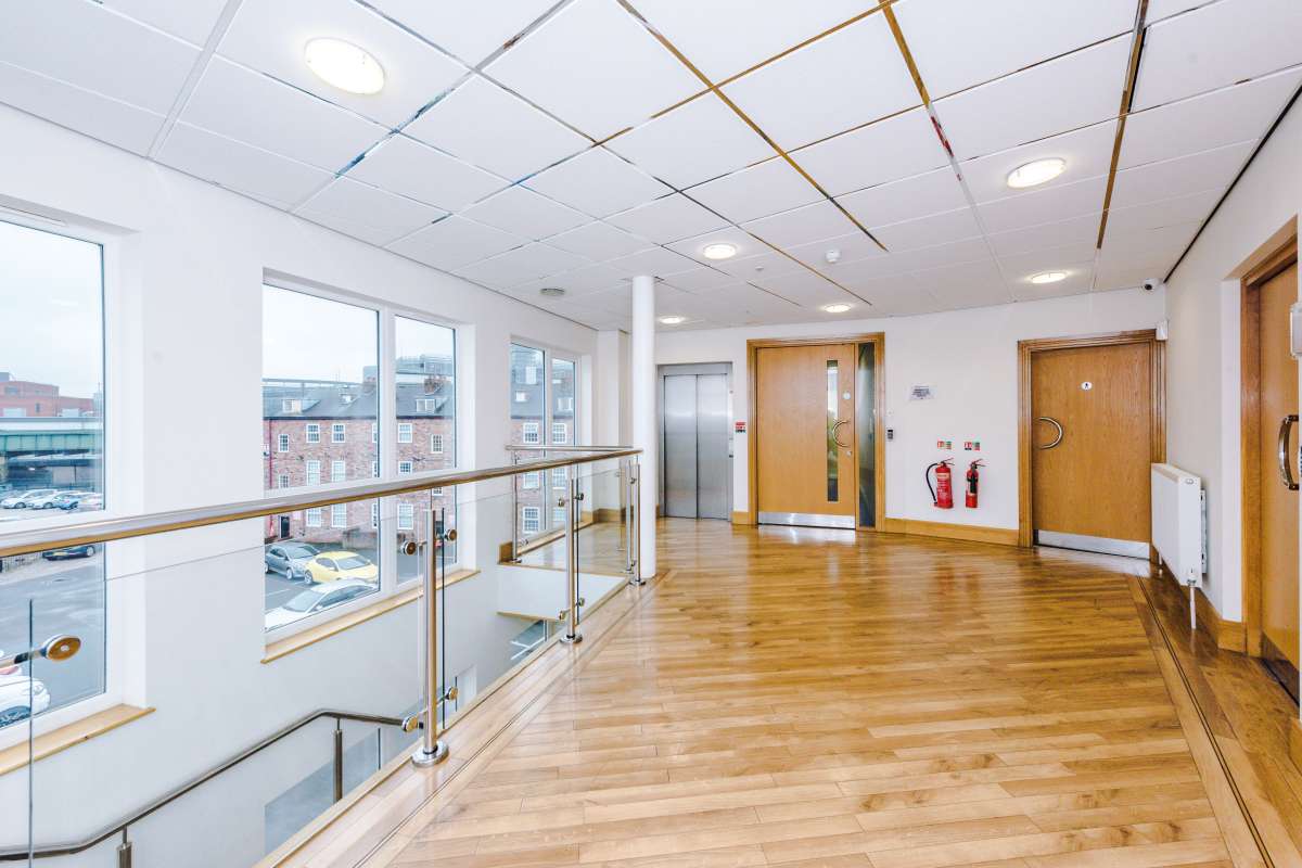 Office in Warrington - photo 3