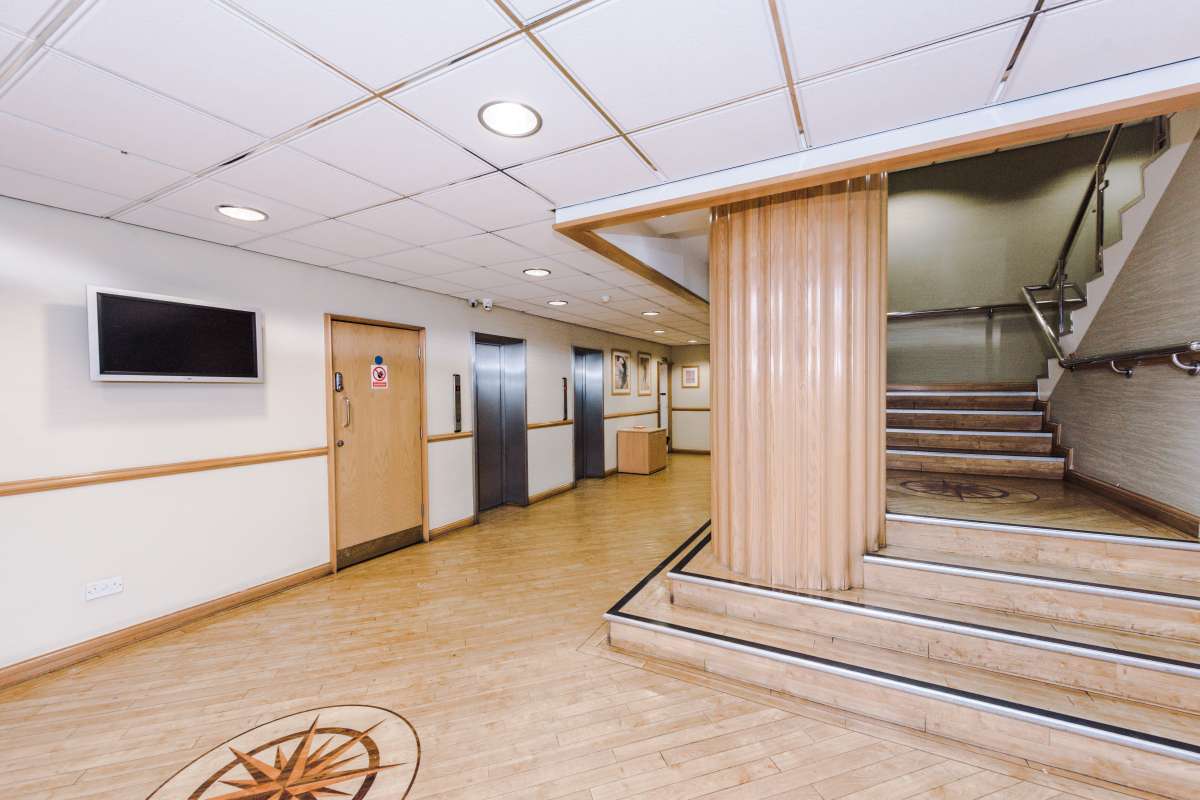 Office in Warrington - photo 3