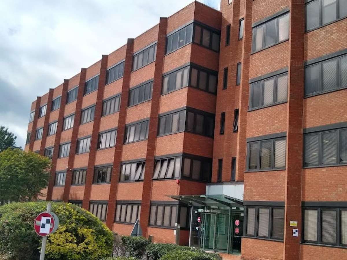 Office in Staines - photo 3