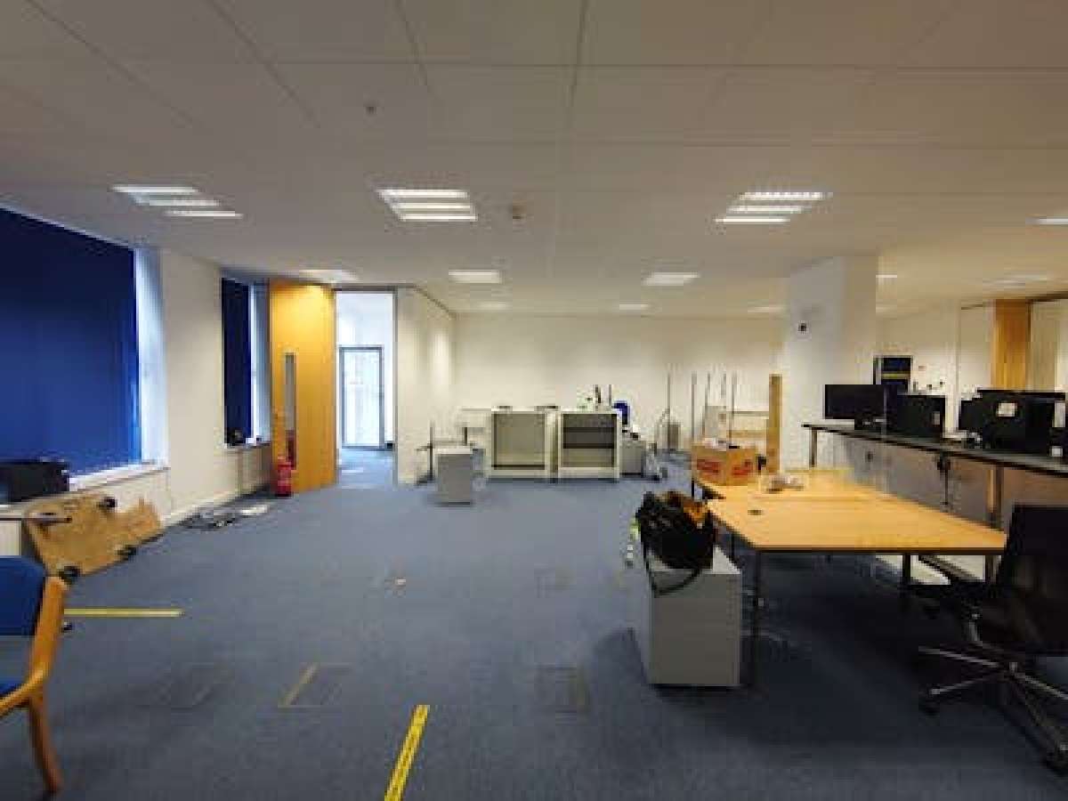 Office in Southampton - photo 3
