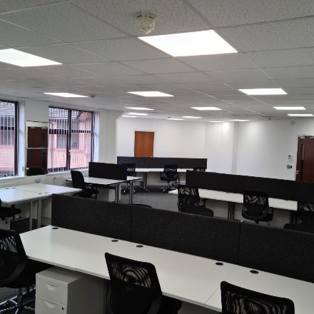 Office in Caerphilly - photo 3