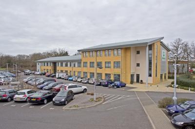 Office in Crawley - photo 2