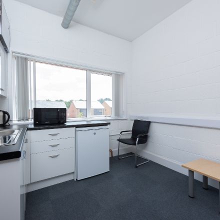 Office in Bordon - photo 4