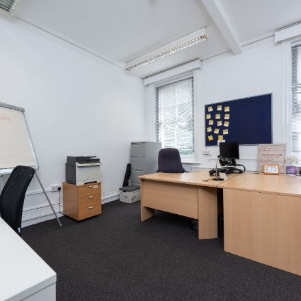 Office in Bordon - photo 3