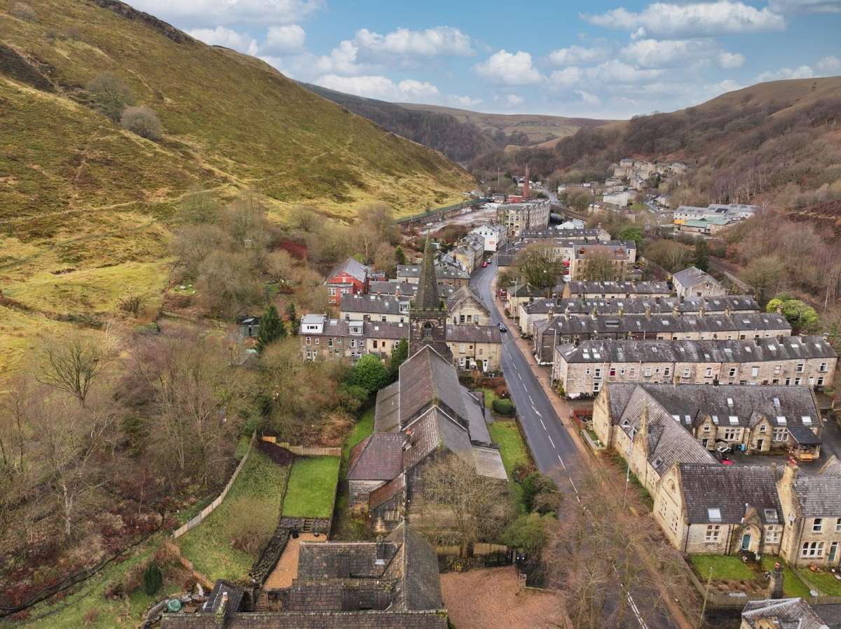 Land in Todmorden - photo 2