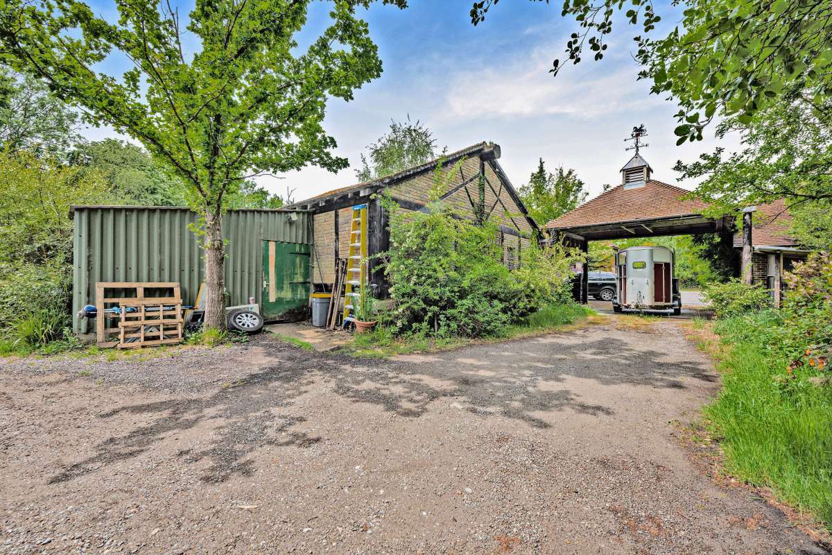 Other in Lingfield - photo 4