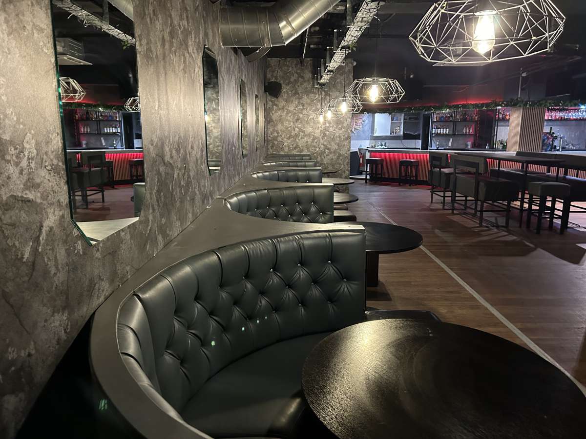 Retail/Shop in Hamilton - photo 4