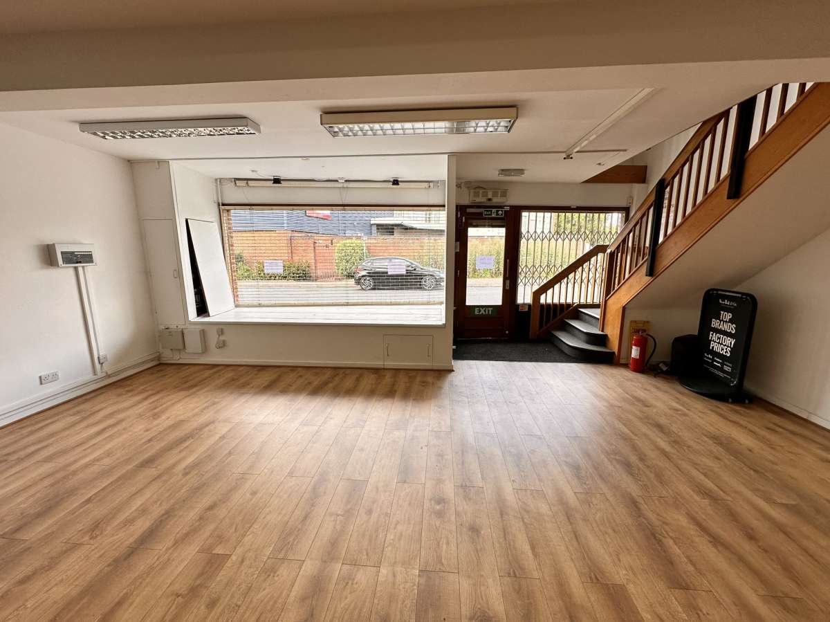 Retail/Shop in Norwich - photo 2
