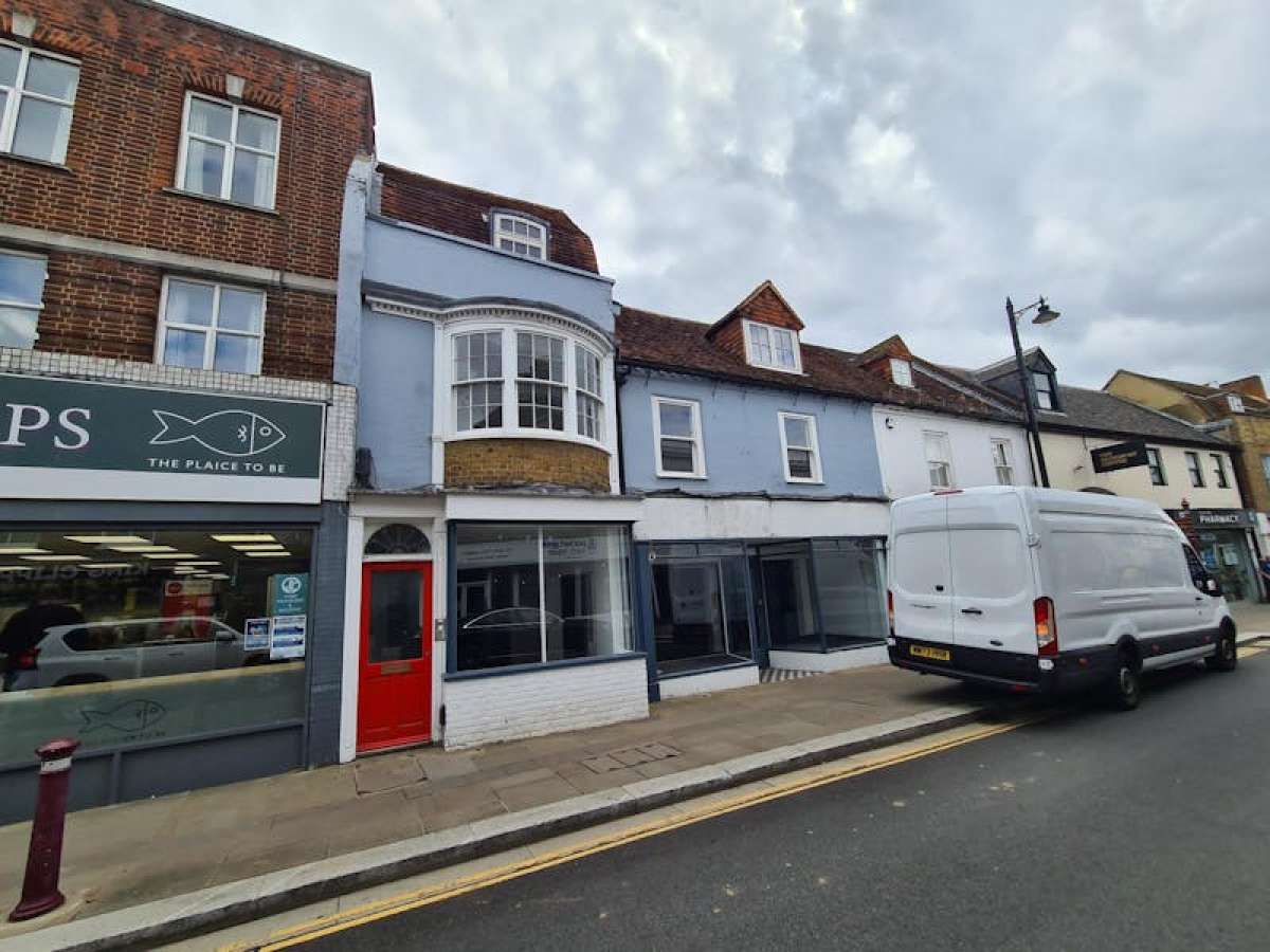 Retail in Chertsey