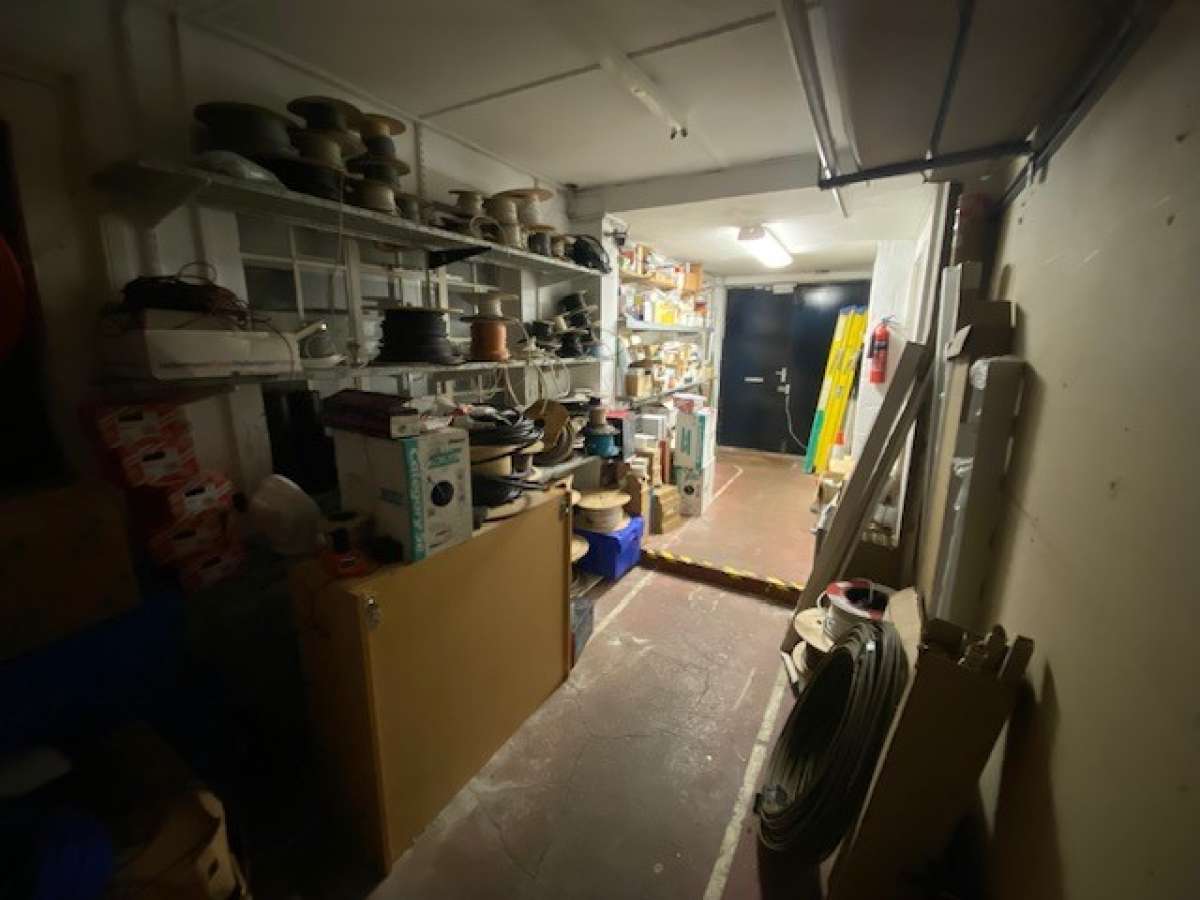 Retail/Shop in Huntingdon - photo 4