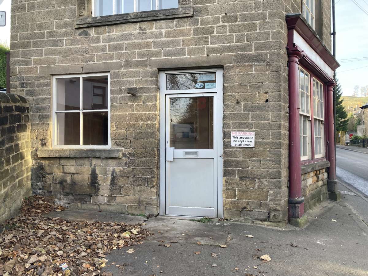 Retail/Shop in Hope Valley - photo 4