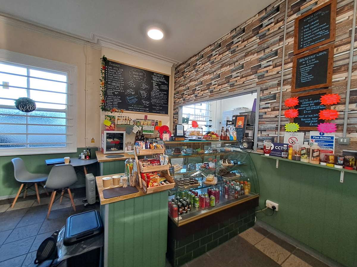 Retail/Shop in Worksop - photo 2