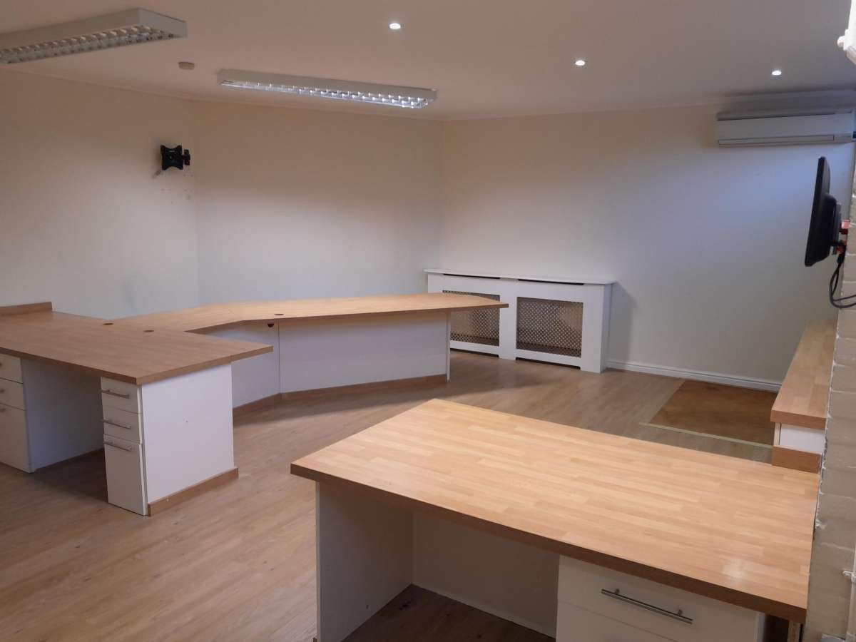 Retail/Shop in Ashford - photo 3