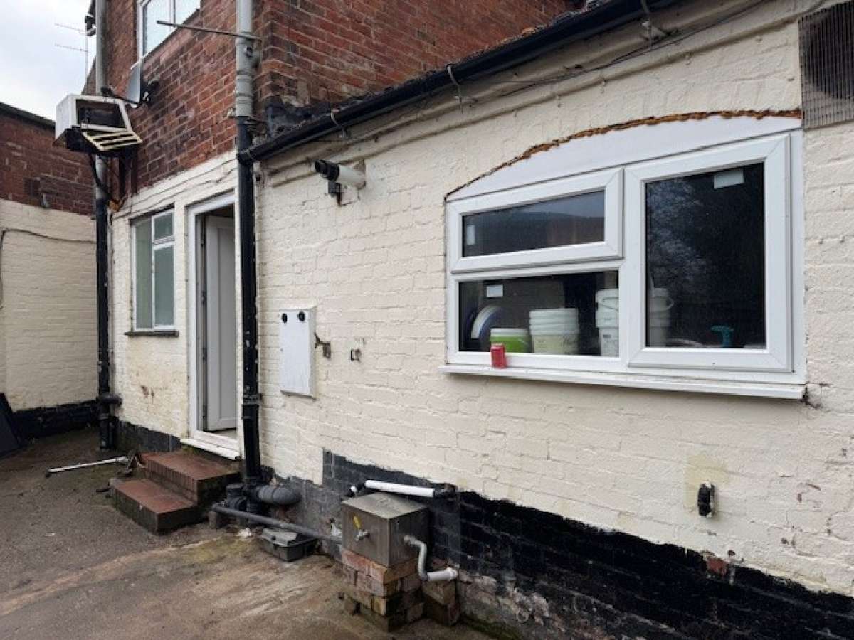 Retail/Shop in Burton On Trent - photo 2