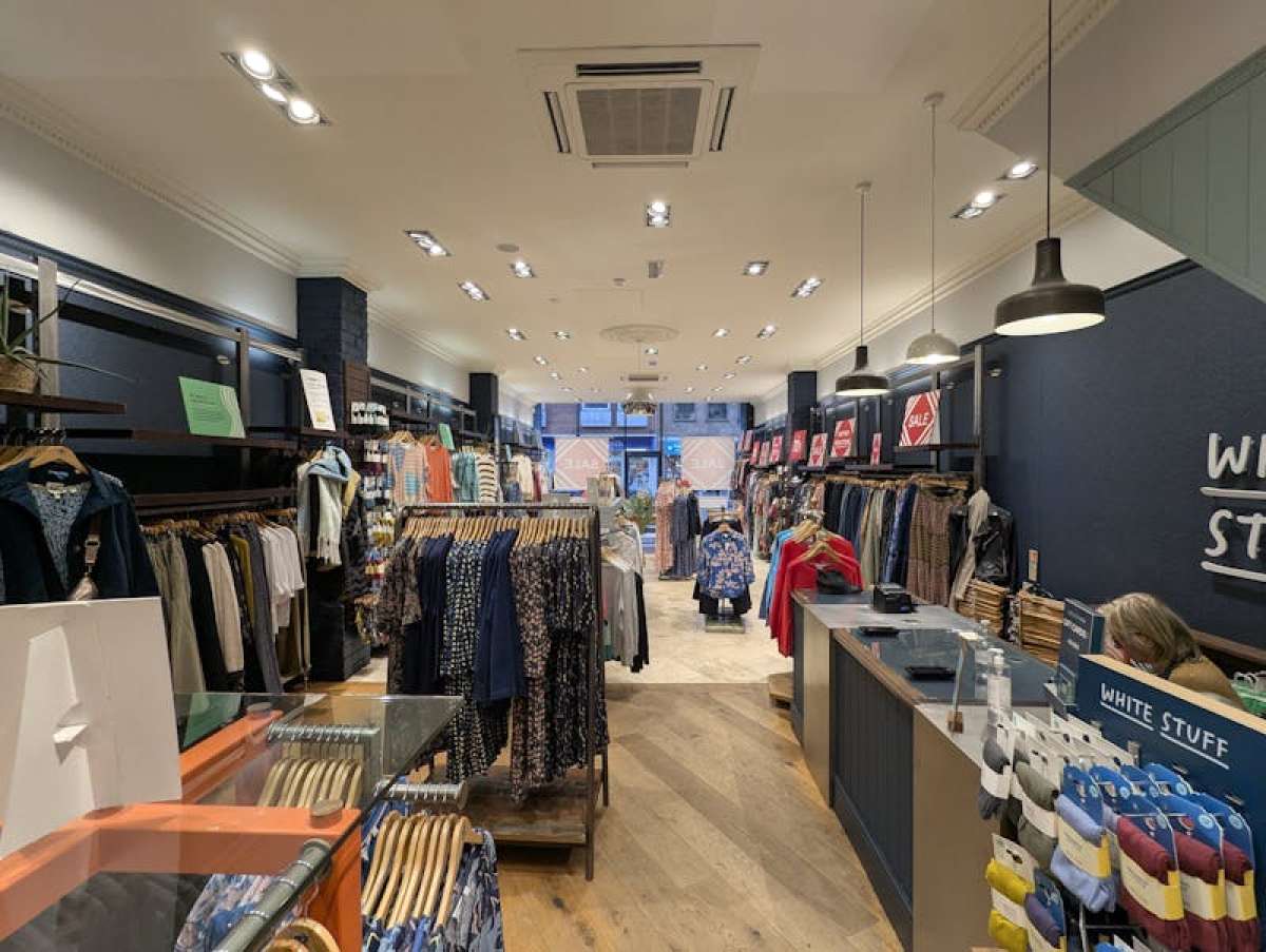 Retail/Shop in Weybridge - photo 3