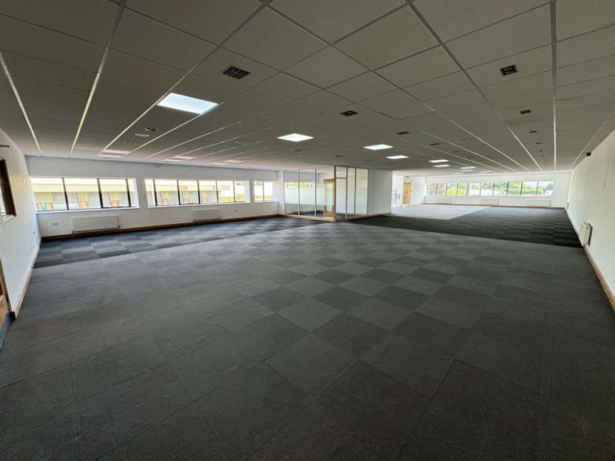 Retail/Shop in Northampton - photo 3