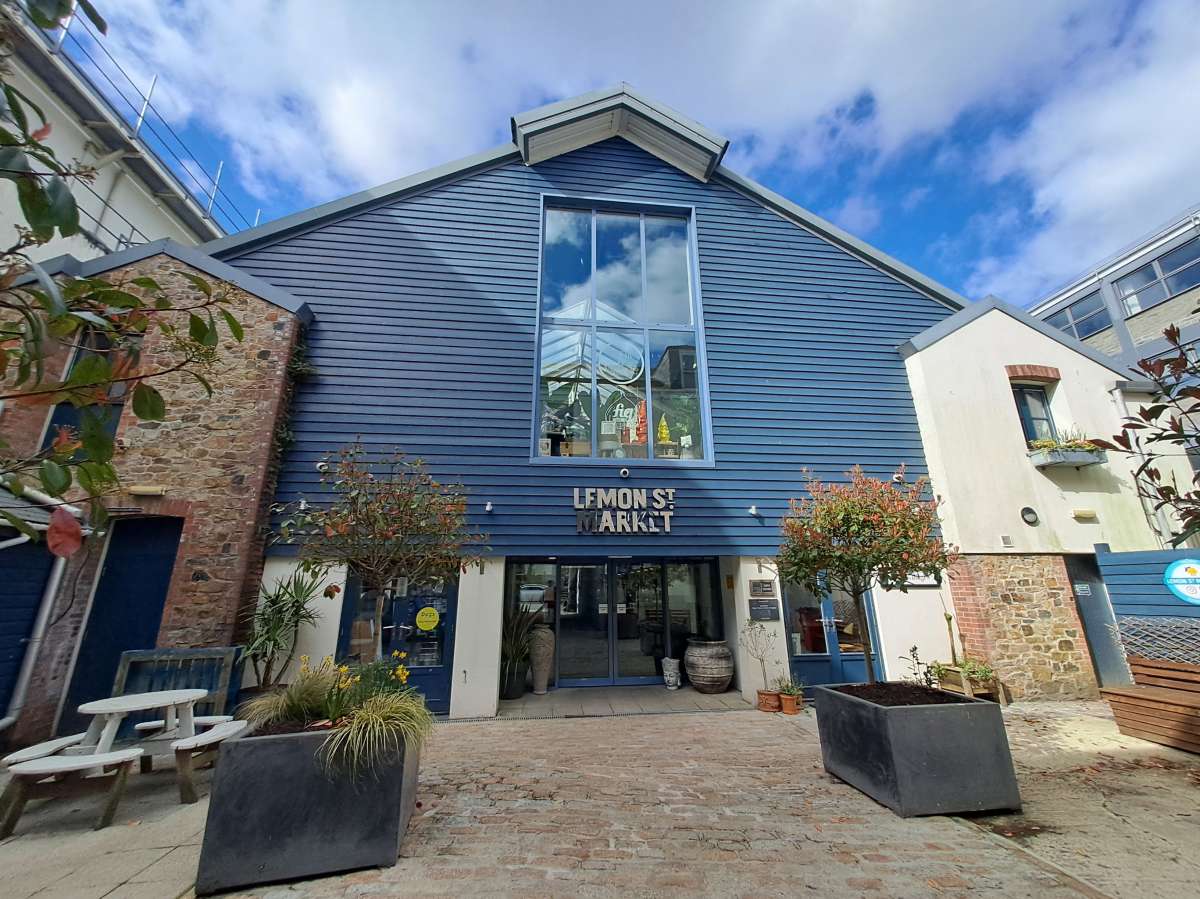 Retail/Shop in Truro - photo 2