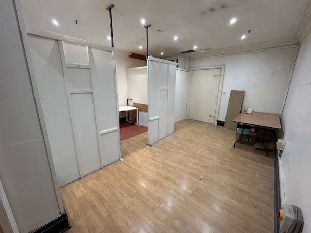 Retail/Shop in Manchester - photo 3