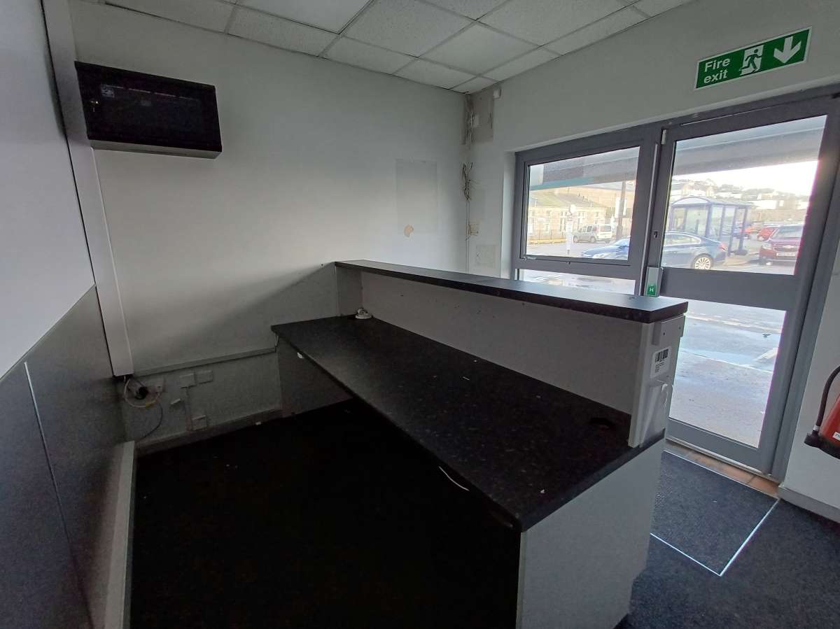 Retail/Shop in Penzance - photo 2