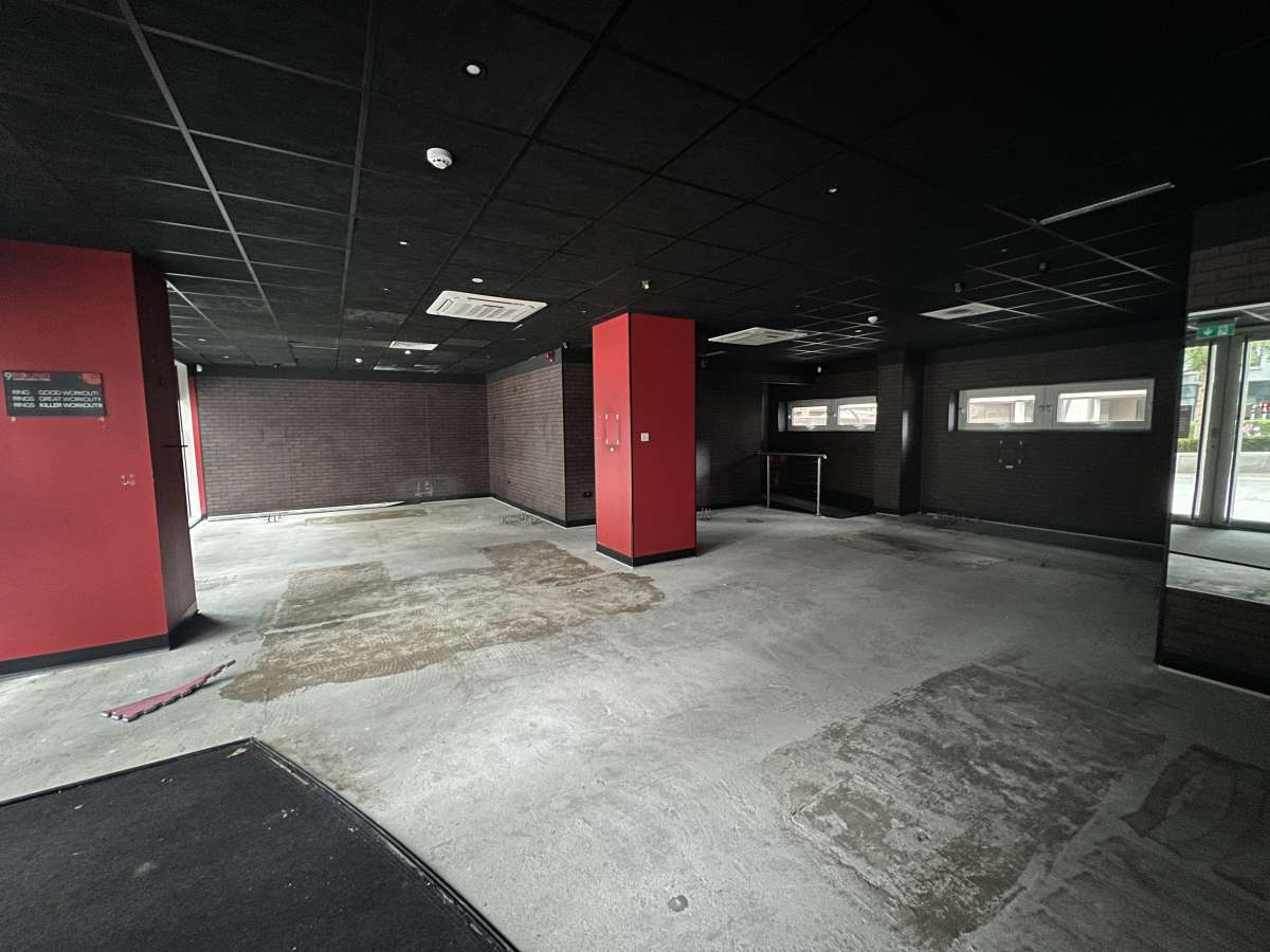 Retail/Shop in Croydon - photo 3