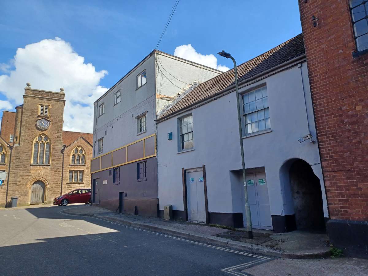 Retail/Shop in Exeter - photo 2