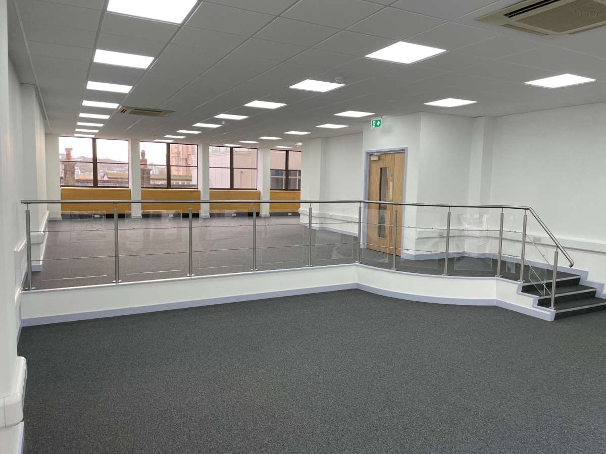 Retail/Shop in Brighton - photo 3