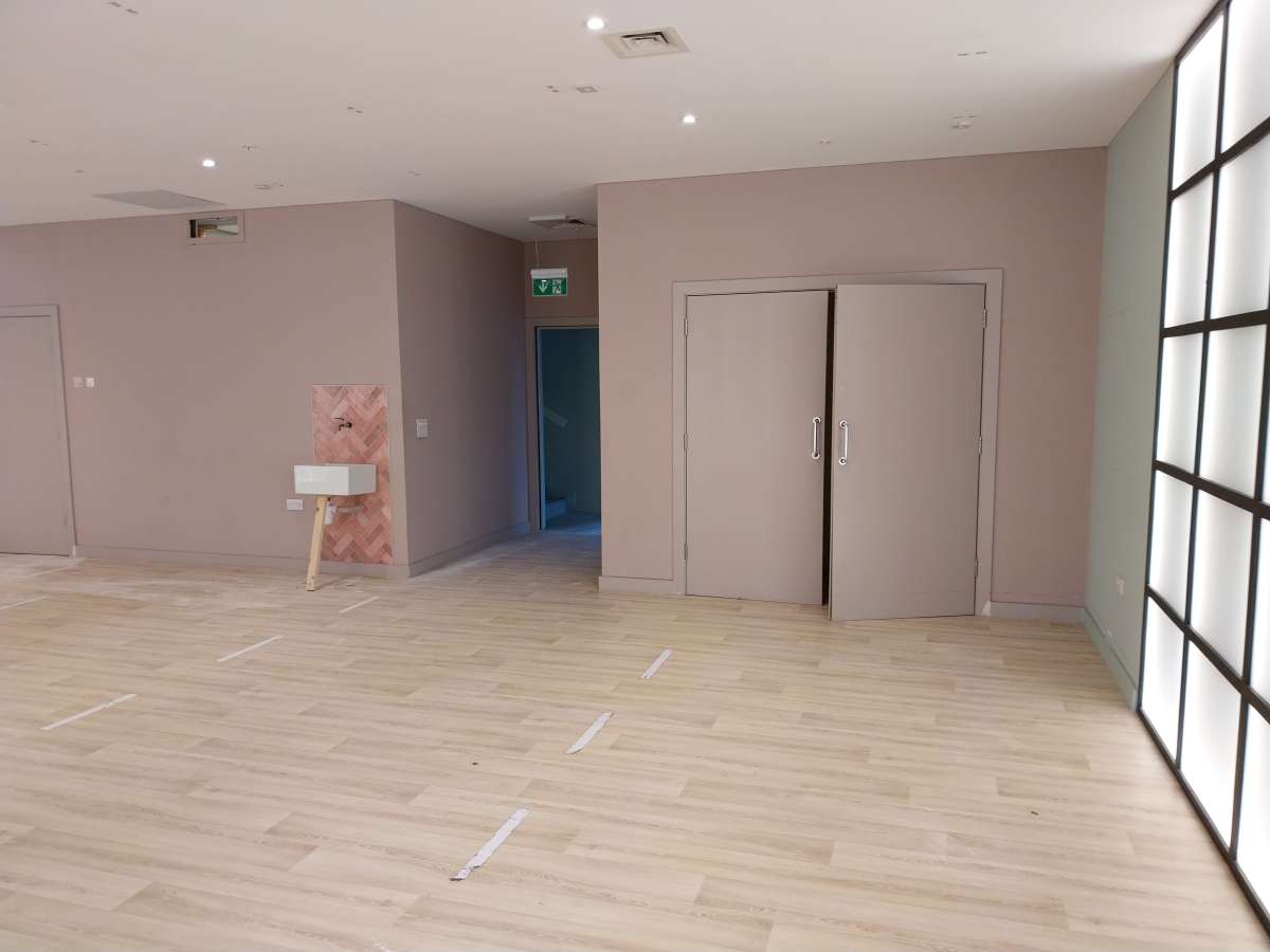 Retail/Shop in Croydon - photo 3